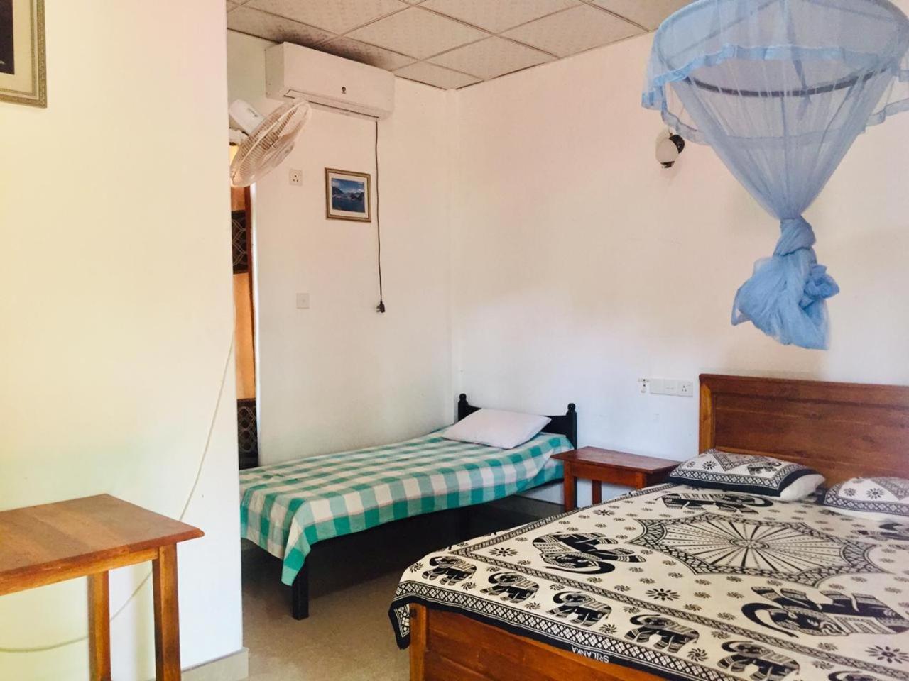 Parakum Rest Rooms Полоннарува Экстерьер фото